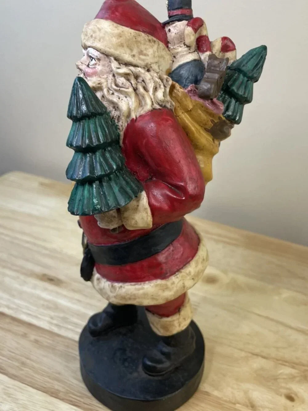 Vintage Windsor Collection Santa Claus Figurine Resin Christmas Decor w/ Box